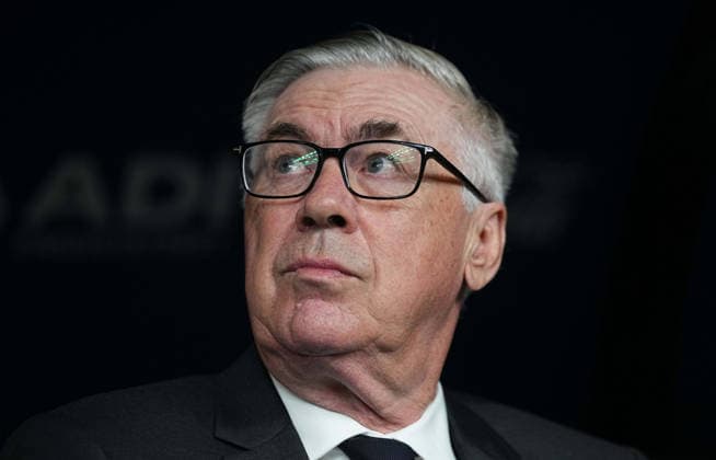 Carlo Ancelotti (Brazil) looks on during Brazil and Japan, Round of 32 FIFA World Cup, WM, Weltmeisterschaft, Fussball 2026, Houston Stadium, Texas, USA on June 29, 2026. Thor Wegner DeFodi Images. (Photo by DeFodi Images) - *** Carlo Ancelotti watches as Brazil faces Japan in the Round of 32 of the 2026 FIFA World Cup at Houston Stadium in Texas, USA, on June 29, 2026. Photo by DeFodi Images (Thor Wegner)