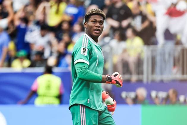 RECORD DATE NOT STATED FIFA World Cup, WM, Weltmeisterschaft, Fussball 2026 - Round of 32 - Brazil v Japan Zion Suzuki Goalkeeper of Japan celebrates Kaishu Sano s goal during the FIFA World Cup 2026 Round of 32 match between Brazil and Japan at Houston Stadium, in Texas, United States, on Monday, June 29, 2026.(Foto: Vanessa Carvalho Brazil Photo Press IMAGO) Sports Copyright: xVanessaxCarvalhox