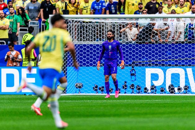 260629 Goalkeeper Alisson of Brazil during the FIFA World Cup, WM, Weltmeisterschaft, Fussball 2026 round of 32 football match between Brazil and Japan on June 29, 2026 in Houston. Photo: Ludvig Thunman BILDBYRAN kod LT LT0809 fotboll football soccer fotball vm fotbolls-vm fotball-vm fotbolls-vm 2026 fifa world cup 2026 sextondelsfinal round of 32 day 19 bbeng *** 260629 Goalkeeper Alisson of Brazil during the 2026 FIFA World Cup Round of 32 soccer match between Brazil and Japan on June 29, 2026 in Houston. Photo by Ludvig Thunman. BILDBYRAN code LT LT0809 soccer football fotball World Cup soccer World Cup 2026 FIFA World Cup 2026 Round of 32 Day 19 bbeng  Copyright: LUDVIGxTHUNMAN BB260629LT034