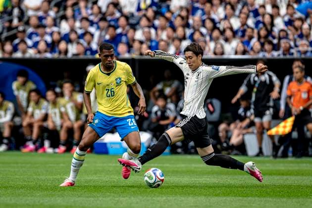 HOUSTON - (lr) Rayan Vitor and Daichi Kamada of Japan during the 2026 World Cup match between Brazil and Japan at Houston Stadium on June 29, 2026, in Houston, United States. (Photo by Stefan Koops EYE4IMAGES DeFodi Images) - *** HOUSTON — Rayan Vitor and Daichi Kamada of Japan during the 2026 World Cup match between Brazil and Japan at Houston Stadium on June 29, 2026, in Houston, United States. Photo by Stefan Koops, EYE4IMAGES, DeFodi Images