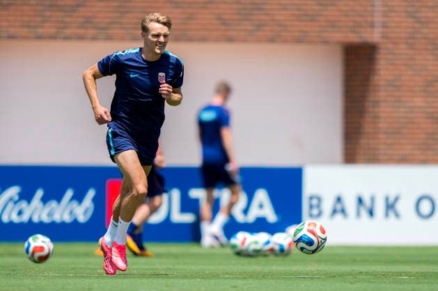World Cup 2026 Dallas, Texas , USA 20260629. Martin odegaard during a training session with the Norwegian men s national football team at (SMU) Southern Methodist University in Dallas. Photo: Fredrik Varfjell NTB Dallas, Texas United States EDITORIAL USE ONLY. RESTRICTED USE FOR BETTING COMPANIES Ref:_SPOQpeB3YJ5ASY.jpg *** 2026 World Cup, Dallas, Texas, USA, June 29, 2026: Martin Ødegaard during a training session with the Norwegian men’s national soccer team at SMU (Southern Methodist University) in Dallas. Photo by Fredrik Varfjell, NTB. Dallas, Texas, United States. EDITORIAL USE ONLY. RESTRICTED USE FOR BETTING COMPANIES.  Copyright: xFredrikxVarfjellx xNTBx