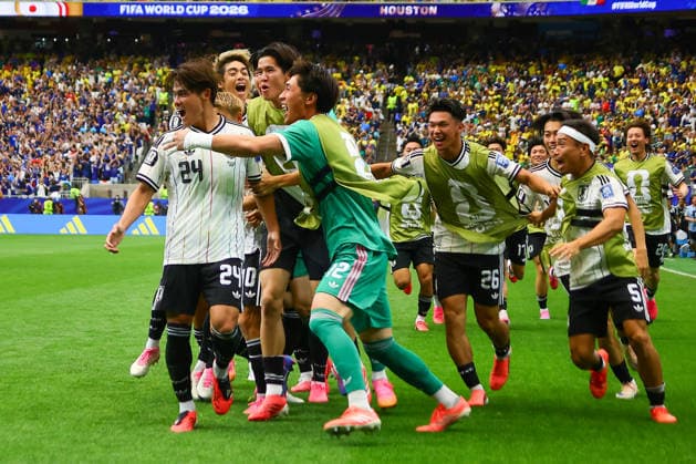 Japanese midfielder Kaishu Sano (L) celebrates with his teammates after scoring to make it 0-1 during the 2026 FIFA World Cup, WM, Weltmeisterschaft, Fussball round-of-32 soccer match between Brazil and Japan, in Houston, United States, 29 June 2026. 2026 FIFA World Cup - round of 32 - Brazil vs. Japan !ACHTUNG: NUR REDAKTIONELLE NUTZUNG!  Copyright: xCarlosxRamirezx GRAF7836 20260629-55020747610_1