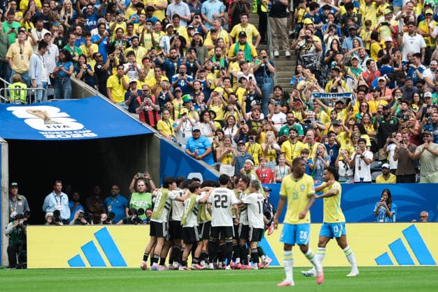 Kaishu Sano of Japan and team mates celebrate the team s first goal during a FIFA Men’s World Cup 2026 round of 32 football match between Brazil and Japan at Houston Stadium, in Houston on June 29th 2026 (Photo by Leo Barrilari SPP)  Copyright: xLeoxBarrilari SPPx Sportspressphoto_SPR180148