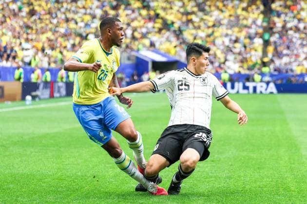 RECORD DATE NOT STATED FIFA World Cup, WM, Weltmeisterschaft, Fussball 2026 - Round of 32 - Brazil v Japan Rayan player of Brazil and Junnosuke Suzuki player of Japan during the FIFA World Cup 2026 Round of 32 match between Brazil and Japan at Houston Stadium, in Texas, United States, on Monday, June 29, 2026.(Foto: Vanessa Carvalho Brazil Photo Press IMAGO) Sports Copyright: xVanessaxCarvalhox