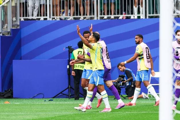 RECORD DATE NOT STATED FIFA World Cup, WM, Weltmeisterschaft, Fussball 2026 - Round of 32 - Brazil v Japan Douglas Santos player of Brazil celebrates Casemiro s goal during the FIFA World Cup 2026 Round of 32 match between Brazil and Japan at Houston Stadium, in Texas, United States, on Monday, June 29, 2026.(Foto: Vanessa Carvalho Brazil Photo Press IMAGO) Sports Copyright: xVanessaxCarvalhox