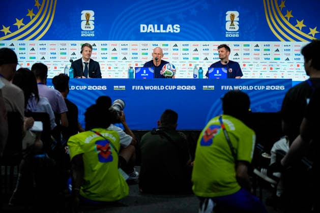 World Cup 2026 Dallas, Texas , USA 20260629. national team, Nationalteam manager Stale Solbakken at a press conference, PK, Pressekonferenz the day before the round of 16 match in the World Cup between Norway and Ivory Coast in Dallas. Photo: Fredrik Varfjell NTB Dallas, Texas United States EDITORIAL USE ONLY. RESTRICTED USE FOR BETTING COMPANIES Ref:_SPOoPKJZHtNUOA.jpg *** 2026 World Cup, Dallas, Texas, USA 20260629 National team manager Stale Solbakken at a press conference the day before the World Cup round of 16 match between Norway and Ivory Coast in Dallas. Photo: Fredrik Varfjell, NTB. Dallas, Texas, United States. EDITORIAL USE ONLY. RESTRICTED USE FOR BETTING COMPANIES.  Copyright: xFredrikxVarfjellx xNTBx