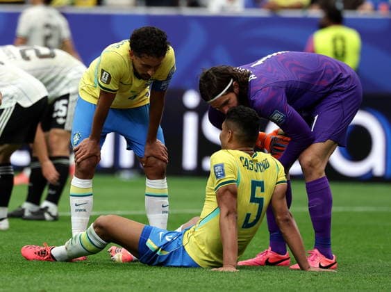 FIFA World Cup, WM, Weltmeisterschaft, Fussball 2026 - Round of 32 - Brazil vs Japan Casemiro of Brazil is injured during the FIFA World Cup 2026 Round of 32 match Brazil against Japan, in Houston, USA, 29 June 2026. HOUSTON United States  Copyright: xCHRISTOPHERxNEUNDORFx