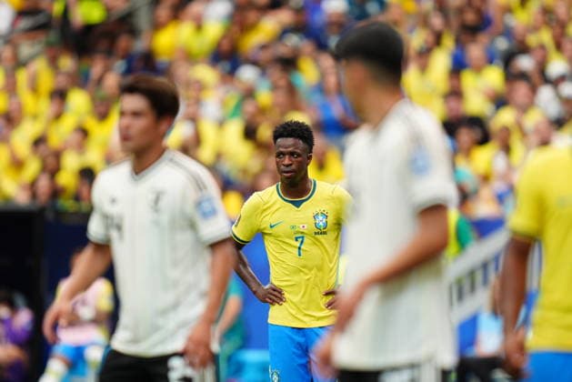 Brazil v Japan - FIFA World Cup, WM, Weltmeisterschaft, Fussball 2026 - Round of 32 HOUSTON, USA - JUNE 29: Vinicius Junior (7) of Brazil looks on during the FIFA World Cup 2026 Round of 32 match between Brazil and Japan at Houston Stadium (NRG Stadium) on June 29, 2026 in Houston, Texas. Hakan Akgun Anadolu Texas United States. Editorial use only. Please get in touch for any other usage.  Copyright: x2026xAnadoluxHakanxAkgunx