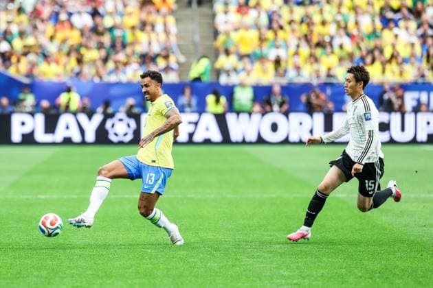 June 29, 2026, USA: Danilo player of Brazil and Daichi Kamada player of Japan during the FIFA World Cup, WM, Weltmeisterschaft, Fussball 2026 Round of 32 match between Brazil and Japan at Houston Stadium, in Texas, United States, on Monday, June 29, 2026.(Foto: Brazil Photo Press Brazil Photo Press) INTERNATIONAL USA - ZUMAc233 0860331169st Copyright: xVanessaxCarvalhox