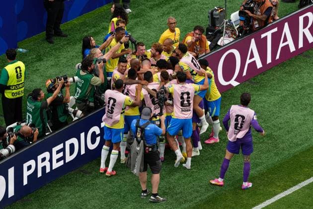 Gabriel Martinelli of Brazil celebrates his goal with his teammates Brazil v Japan, 2026 FIFA World Cup, WM, Weltmeisterschaft, Fussball Round of 32, Football, Houston Stadium, Houston, Texas, USA - 29 Jun 2026Houston Houston Stadium Texas (TX) United States of America  Copyright: xIsmaelxAdnan Shutterstockx 16968921df