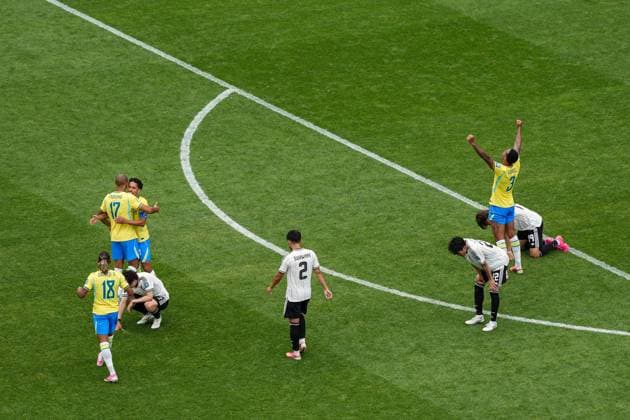 Brazil players celebrate and Japan players dejected at full time Brazil v Japan, 2026 FIFA World Cup, WM, Weltmeisterschaft, Fussball Round of 32, Football, Houston Stadium, Houston, Texas, USA - 29 Jun 2026Houston Houston Stadium Texas (TX) United States of America  Copyright: xIsmaelxAdnan Shutterstockx 16968921dq