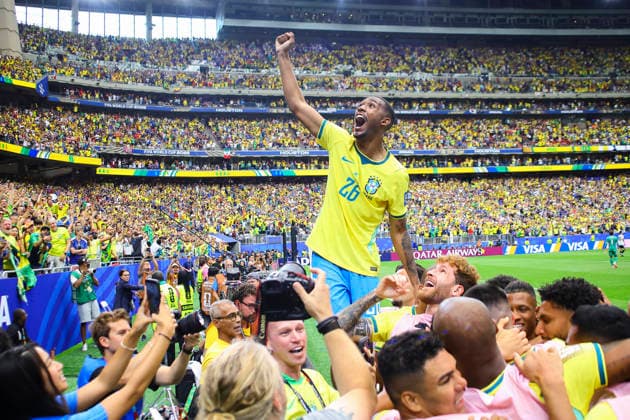 Brazilian forward Rayan celebrates the team s second goal during the 2026 FIFA World Cup, WM, Weltmeisterschaft, Fussball round-of-32 soccer match between Brazil and Japan, in Houston, United States, 29 June 2026. 2026 FIFA World Cup - round of 32 - Brazil vs. Japan !ACHTUNG: NUR REDAKTIONELLE NUTZUNG!  Copyright: xCarlosxRamirezx GRAF7934 20260629-55020748288_1