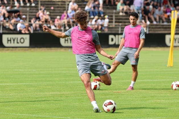 29.06.2026, Fussball, Herren, 1. Bundesliga, Saison 2026 2027, Trainingsauftakt, SV 07 Elversberg, Noah Darvich (SV 07 Elversberg) Sankt Ingbert Mühlwaldstadion Saarland Deutschland (DEU) *** June 29, 2026, Soccer, Men s, Bundesliga 1, 2026–2027 Season, Start of Training, SV 07 Elversberg, Noah Darvich SV 07 Elversberg Sankt Ingbert Mühlwaldstadion Saarland Germany DEU Copyright: xSebastianxBachx