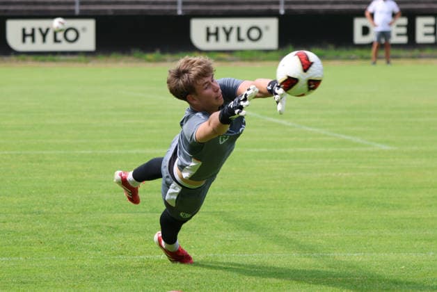 29.06.2026, Fussball, Herren, 1. Bundesliga, Saison 2026 2027, Trainingsauftakt, SV 07 Elversberg, Elias Etringer (SV 07 Elversberg) Sankt Ingbert Mühlwaldstadion Saarland Deutschland (DEU) *** June 29, 2026, Soccer, Men s, 1. Bundesliga, 2026–2027 Season, Start of Training, SV 07 Elversberg, Elias Etringer, SV 07 Elversberg, Sankt Ingbert, Mühlwaldstadion, Saarland, Germany, DEU Copyright: xSebastianxBachx