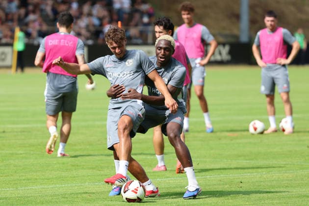 29.06.2026, Fussball, Herren, 1. Bundesliga, Saison 2026 2027, Trainingsauftakt, SV 07 Elversberg, Maurice Krattenmacher (SV 07 Elversberg), David Mokwa (SV 07 Elversberg) Sankt Ingbert Mühlwaldstadion Saarland Deutschland (DEU) *** June 29, 2026, Soccer, Men s, 1st Bundesliga, 2026–2027 season, start of training, SV 07 Elversberg, Maurice Krattenmacher (SV 07 Elversberg), David Mokwa (SV 07 Elversberg), Sankt Ingbert, Mühlwaldstadion, Saarland, Germany, DEU Copyright: xSebastianxBachx
