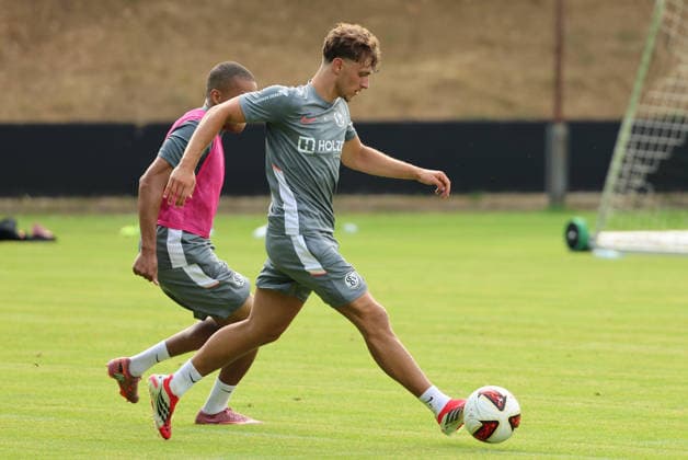 29.06.2026, Fussball, Herren, 1. Bundesliga, Saison 2026 2027, Trainingsauftakt, SV 07 Elversberg, Maurice Krattenmacher (SV 07 Elversberg), Jan Gyamerah (SV 07 Elversberg) Sankt Ingbert Mühlwaldstadion Saarland Deutschland (DEU) *** June 29, 2026, Soccer, Men s, 1st Bundesliga, 2026–2027 season, start of training, SV 07 Elversberg, Maurice Krattenmacher (SV 07 Elversberg), Jan Gyamerah (SV 07 Elversberg), Sankt Ingbert, Mühlwaldstadion, Saarland, Germany, DEU Copyright: xSebastianxBachx