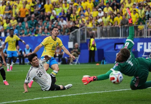 Gabriel Martinelli (Brazil) scores and celebrates his teams second goal during Brazil and Japan, Round of 32 FIFA World Cup, WM, Weltmeisterschaft, Fussball 2026, Houston Stadium, Texas, USA on June 29, 2026. Thor Wegner DeFodi Images. (Photo by DeFodi Images) - *** Gabriel Martinelli of Brazil scores and celebrates his team s second goal during the Round of 32 match between Brazil and Japan at the 2026 FIFA World Cup at Houston Stadium in Texas, USA, on June 29, 2026. Photo by DeFodi Images (Thor Wegner)