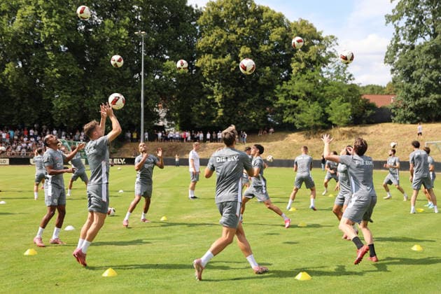 29.06.2026, Fussball, Herren, 1. Bundesliga, Saison 2026 2027, Trainingsauftakt, SV 07 Elversberg, Tom Zimmerschied (SV 07 Elversberg), Filimon Gerezgiher (SV 07 Elversberg), Maximilian Rohr (SV 07 Elversberg), Florian Le Joncour (SV 07 Elversberg) Sankt Ingbert Mühlwaldstadion Saarland Deutschland (DEU) *** June 29, 2026, Soccer, Men s, 1. Bundesliga, 2026–2027 Season, Start of Training, SV 07 Elversberg, Tom Zimmerschied (SV 07 Elversberg), Filimon Gerezgiher (SV 07 Elversberg), Maximilian Rohr, SV 07 Elversberg, Florian Le Joncour, SV 07 Elversberg, Sankt Ingbert, Mühlwaldstadion, Saarland, Germany, DEU Copyright: xSebastianxBachx