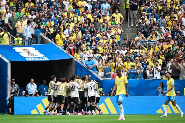 Kaishu Sano of Japan and team mates celebrates the team s first goal during a FIFA Men’s World Cup 2026 round of 32 football match between Brazil and Japan at Houston Stadium, in Houston on June 29th 2026 (Photo by Nayra Halm SPP)  Copyright: xNayraxHalm SPPx Sportspressphoto_SPR180182