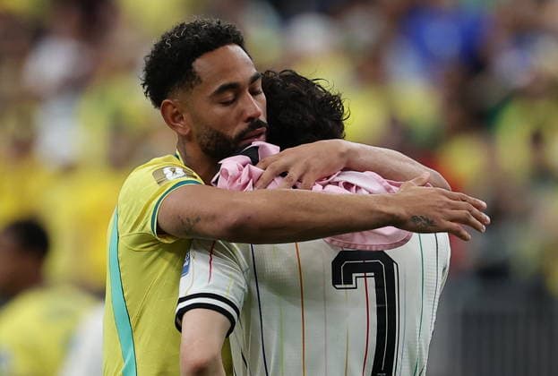 FIFA World Cup, WM, Weltmeisterschaft, Fussball 2026 - Round of 32 - Brazil vs Japan Matheus Cunha of Brazil (L) comforts Ao Tanaka of Japan after the FIFA World Cup 2026 Round of 32 match Brazil against Japan, in Houston, USA, 29 June 2026. HOUSTON United States  Copyright: xCHRISTOPHERxNEUNDORFx