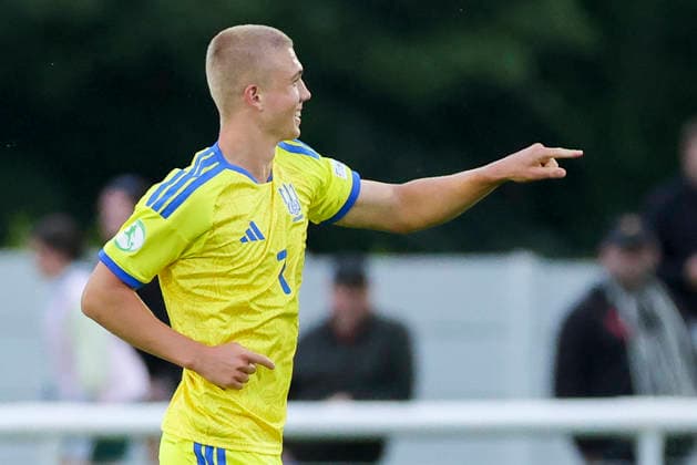 Dmytro Bohdanov (Ukraine) bejubelt seinen Treffer zum 1:1, UEFA European Under-19 Championship 2026 Group B, Croatia v Ukraine, Bangor City Stadium am 29. June 2026 in Bangor, Vereinigtes Königreich. (Foto von Marco Steinbrenner DeFodi Images) Dmytro Bohdanov (Ukraine) celebrates after scoring his teams first goal, UEFA European Under-19 Championship 2026 Group B, Croatia v Ukraine, Bangor City Stadium, June 29, 2026 in Bangor, United Kingdom. (Photo by Marco Steinbrenner DeFodi Images) - *** Dmytro Bohdanov of Ukraine celebrates his goal to make it 1–1, 2026 UEFA European Under-19 Championship, Group B, Croatia vs. Ukraine, Bangor City Stadium on June 29, 2026, in Bangor, United Kingdom. Photo by Marco Steinbrenner, DeFodi Images. Dmytro Bohdanov of Ukraine celebrates after scoring his team’s first goal, UEFA European Under-19 Championship 2026, Group B, Croatia vs. Ukraine, Bangor City Stadium, June 29, 2026, in Bangor, United Kingdom. Photo by Marco Steinbrenner, DeFodi Images