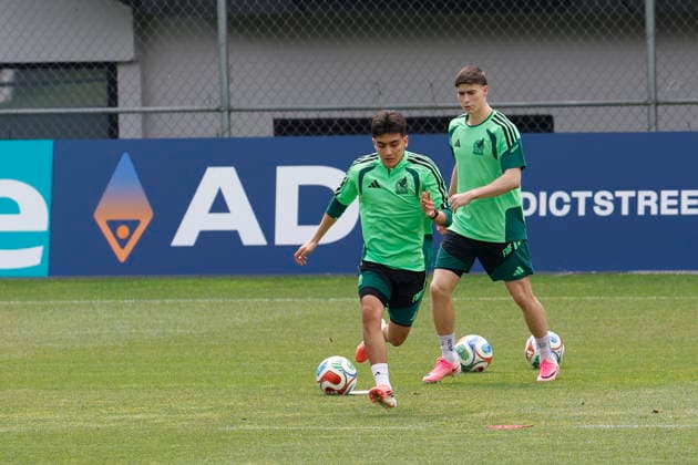FIFA World Cup, WM, Weltmeisterschaft, Fussball 2026 - Mexico training Mexico s Gilberto Mora (C) takes part in a training session in Mexico City, Mexico, 29 June 2026, ahead of their 2026 FIFA World Cup Round of 32 match against Ecuador. Mexico City Mexico  Copyright: xSASHENKAxGUTIERREZx
