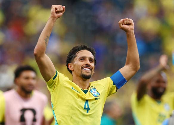 Brazil s Marquinhos celebrates after Brazil defeated Japan 2-1 on a last minute goal by Gabriel Martinelli in a FIFA World Cup, WM, Weltmeisterschaft, Fussball match at Houston Stadium in Houston, Texas, on Monday, June 29, 2026.  HOU20260629920 CHRISTIANxBRUNSKILL