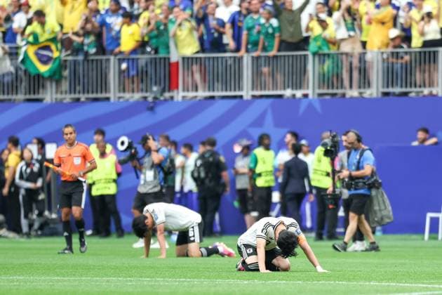 RECORD DATE NOT STATED FIFA World Cup, WM, Weltmeisterschaft, Fussball 2026 - Round of 32 - Brazil v Japan Japan players after their 2 1 defeat to Brazil. the FIFA World Cup 2026 Round of 32 match at Houston Stadium, in Texas, United States, on Monday, June 29, 2026.(Foto: Vanessa Carvalho Brazil Photo Press IMAGO) Sports Copyright: xVanessaxCarvalhox