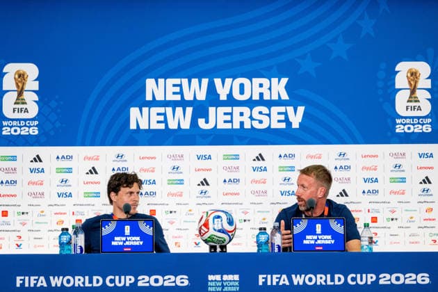 260629 Victor Nilsson Lindelöf and Graham Potter of the Swedish national football team at a press conference, PK, Pressekonferenz during day 19 of the FIFA World Cup, WM, Weltmeisterschaft, Fussball 2026 on June 29, 2026 in New Jersey. Photo: Petter Arvidson BILDBYRAN kod PA PA1267 fotboll football soccer fotball vm fotbolls-vm fotball-vm fotbolls-vm 2026 fifa world cup 2026 presskonferens press conference sverige sweden sverige a day 19 bbeng *** 260629 Victor Nilsson Lindelöf and Graham Potter of the Swedish national soccer team at a press conference on Day 19 of the 2026 FIFA World Cup on June 29, 2026 in New Jersey. Photo by Petter Arvidson, BILDBYRAN, code PA PA1267. soccer, football, fotball, World Cup, FIFA World Cup 2026, press conference, Sweden, sverige, sverige on day 19 bbeng  Copyright: PETTERxARVIDSON BB260629PA098