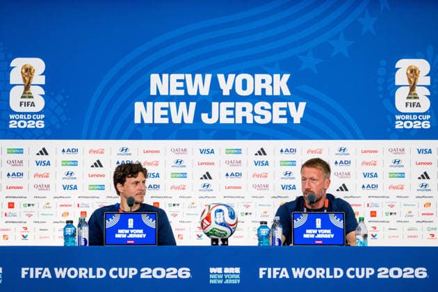260629 Victor Nilsson Lindelöf and Graham Potter of the Swedish national football team at a press conference, PK, Pressekonferenz during day 19 of the FIFA World Cup, WM, Weltmeisterschaft, Fussball 2026 on June 29, 2026 in New Jersey. Photo: Petter Arvidson BILDBYRAN kod PA PA1267 fotboll football soccer fotball vm fotbolls-vm fotball-vm fotbolls-vm 2026 fifa world cup 2026 presskonferens press conference sverige sweden sverige a day 19 bbeng *** 260629 Victor Nilsson Lindelöf and Graham Potter of the Swedish national soccer team at a press conference on Day 19 of the 2026 FIFA World Cup on June 29, 2026 in New Jersey. Photo by Petter Arvidson, BILDBYRAN, code PA PA1267. soccer, football, fotball, World Cup, FIFA World Cup 2026, press conference, Sweden, sverige, sverige on day 19 bbeng  Copyright: PETTERxARVIDSON BB260629PA099