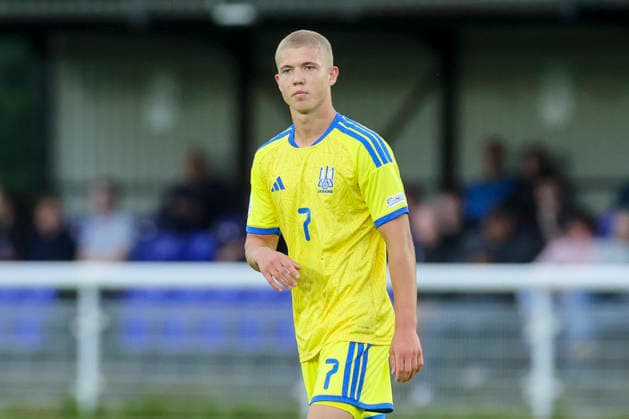 Dmytro Bohdanov (Ukraine) schaut, UEFA European Under-19 Championship 2026 Group B, Croatia v Ukraine, Bangor City Stadium am 29. June 2026 in Bangor, Vereinigtes Königreich. (Foto von Marco Steinbrenner DeFodi Images) Dmytro Bohdanov (Ukraine) looks on, UEFA European Under-19 Championship 2026 Group B, Croatia v Ukraine, Bangor City Stadium, June 29, 2026 in Bangor, United Kingdom. (Photo by Marco Steinbrenner DeFodi Images) - *** Dmytro Bohdanov of Ukraine looks on, 2026 UEFA European Under-19 Championship Group B, Croatia vs. Ukraine, Bangor City Stadium on June 29, 2026, in Bangor, United Kingdom. Photo by Marco Steinbrenner, DeFodi Images. Dmytro Bohdanov of Ukraine looks on, UEFA European Under-19 Championship 2026, Group B, Croatia vs. Ukraine, Bangor City Stadium, June 29, 2026, in Bangor, United Kingdom. Photo by Marco Steinbrenner, DeFodi Images