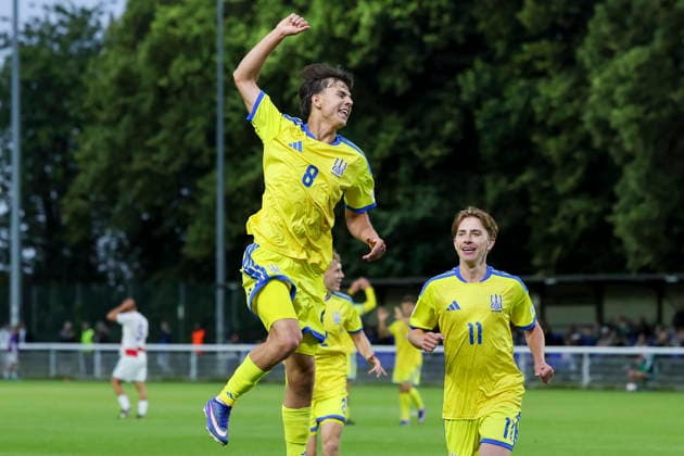 Pavlo Liusin (Ukraine) bejubelt seinen Treffer zum 1:3 mit Patryk Sykut (Ukraine), UEFA European Under-19 Championship 2026 Group B, Croatia v Ukraine, Bangor City Stadium am 29. June 2026 in Bangor, Vereinigtes Königreich. (Foto von Marco Steinbrenner DeFodi Images) Pavlo Liusin (Ukraine) celebrates after scoring his teams third Goal with Patryk Sykut (Ukraine), UEFA European Under-19 Championship 2026 Group B, Croatia v Ukraine, Bangor City Stadium, June 29, 2026 in Bangor, United Kingdom. (Photo by Marco Steinbrenner DeFodi Images) - *** Pavlo Liusin of Ukraine celebrates his goal to make it 1–3 with Patryk Sykut of Ukraine, 2026 UEFA European Under-19 Championship, Group B, Croatia vs. Ukraine, Bangor City Stadium on June 29, 2026, in Bangor, United Kingdom. Photo by Marco Steinbrenner, DeFodi Images. Pavlo Liusin of Ukraine celebrates after scoring his team’s third goal with Patryk Sykut of Ukraine, UEFA European Under-19 Championship 2026, Group B, Croatia vs. Ukraine, Bangor City Stadium, June 29, 2026, in Bangor, United Kingdom. Photo by Marco Steinbrenner, DeFodi Images