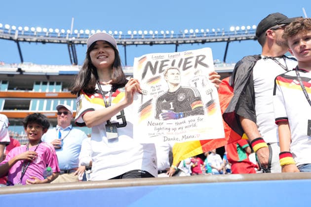 Fan von Torwart Manuel Neuer (Deutschland Germany) - Boston 29.06.2026: Deutschland vs. Paraguay, Gilette Stadium, World Cup 26 Sechzehntel-Finale *** Fan of goalkeeper Manuel Neuer, Germany, Boston, June 29, 2026, Germany vs. Paraguay, Gilette Stadium, World Cup, Round of 32