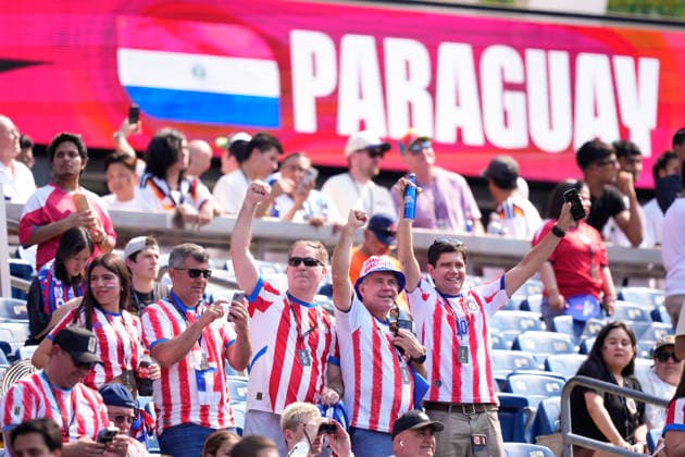 Germany v Paraguay: Round Of 32 - FIFA World Cup, WM, Weltmeisterschaft, Fussball 2026 Supporters of Paraguay pose for the photo during the FIFA World Cup 2026 Round Of 32 match between Germany and Paraguay at Boston Stadium on June 29, 2026 in Foxborough, Massachusetts. Foxborough MA United States  Copyright: xJosexBretonx originalFilename:bretonhernandez-germanyv260629_npqh3.jpg