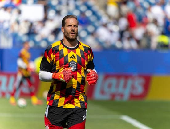 29.06.2026, Fussball Weltmeisterschaft 2026 in den USA, Sechzehntelfinale, Deutschland - Paraguay, im Gillette Stadium (Boston (Foxborough)), Im Aufwärmtrikot, Torwart Oliver Baumann (Deutschland) ***FIFA regulations prohibit any use of photographs as image sequences and or quasi-video. EDITORIAL USE ONLY*** *** June 29, 2026, 2026 FIFA World Cup in the U.S., Round of 32, Germany vs. Paraguay, at Gillette Stadium in Boston, Foxborough, wearing a warm-up jersey, Germany goalkeeper Oliver Baumann ***FIFA regulations prohibit any use of photographs as image sequences and or quasi-video. EDITORIAL USE ONLY***