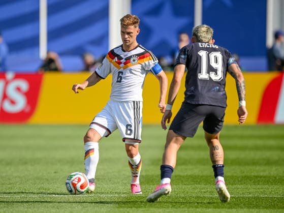 Joshua Kimmich (Germany) and Julio Enciso (Paraguay) battle for the ball during the FIFA World Cup, WM, Weltmeisterschaft, Fussball 2026 Round Of 32 match between Germany and Paraguay at Boston Stadium on June 29, 2026 in Foxborough, United States. (Photo by Harry Langer DeFodi Images) - *** Joshua Kimmich of Germany and Julio Enciso of Paraguay battle for the ball during the 2026 FIFA World Cup Round of 32 match between Germany and Paraguay at Boston Stadium on June 29, 2026, in Foxborough, United States. Photo by Harry Langer, DeFodi Images