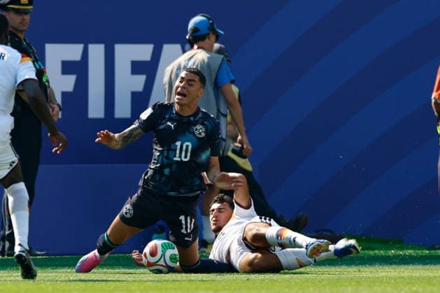 BOSTON STADIUM FOXBOROUGH MASSACHUSETTS USA 29.06.2026 FIFA MISTRZOSTWA SWIATA 2026 W PILKA NOZNA W USA MEKSYK I KANADA MECZ FAZA PUCHAROWA 1 16 NIEMCY I PARAGWAJ FIFA World Cup, WM, Weltmeisterschaft, Fussball 2026 Round of 32 match between Germany and Paraguay at Boston Stadium in Foxborough, Massachusetts on June 29, 2026. N Z Paraguay midfielder Miguel Almiron 10 Germany midfielder Aleksandar Pavlovic 5 KAMIL KRZACZYNSKI NEWSPIX.PL --- newspix.pl  KSK