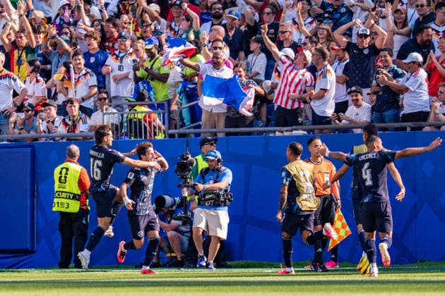 FIFA Fussball Weltmeisterschaft 2026, Sechszehntelfinale, Deutschland vs. Paraguay, 29.06.2026, Boston Stadium Tor zum 0:1 durch Julio Enciso *** 2026 FIFA World Cup, Round of 32, Germany vs. Paraguay, June 29, 2026, Boston Stadium; Goal to make it 0–1 by Julio Enciso Copyright: xBahhoxKarax