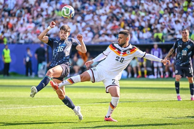 Damian Bobadilla (Paraguay) and Deniz Undav (Germany) battle for the ball during the FIFA World Cup, WM, Weltmeisterschaft, Fussball 2026 Round Of 32 match between Germany and Paraguay at Boston Stadium on June 29, 2026 in Foxborough, United States. (Photo by Harry Langer DeFodi Images) - *** Damian Bobadilla of Paraguay and Deniz Undav of Germany battle for the ball during the 2026 FIFA World Cup Round of 32 match between Germany and Paraguay at Boston Stadium on June 29, 2026, in Foxborough, United States. Photo by Harry Langer, DeFodi Images