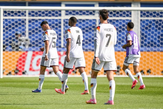 Aleksandar Pavlovic (Germany), Jonathan Tah (Germany) and Kai Havertz (Germany) look dejected during the FIFA World Cup, WM, Weltmeisterschaft, Fussball 2026 Round Of 32 match between Germany and Paraguay at Boston Stadium on June 29, 2026 in Foxborough, United States. (Photo by Harry Langer DeFodi Images) - *** Aleksandar Pavlovic (Germany), Jonathan Tah (Germany), and Kai Havertz (Germany) look dejected during the 2026 FIFA World Cup Round of 32 match between Germany and Paraguay at Boston Stadium on June 29, 2026, in Foxborough, United States. Photo by Harry Langer, DeFodi Images