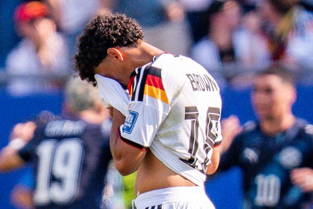 FIFA Fussball Weltmeisterschaft 2026, Sechszehntelfinale, Deutschland vs. Paraguay, 29.06.2026, Boston Stadium Tor zum 0:1 durch Julio Enciso Nathaniel Brown (Deutschland) *** 2026 FIFA World Cup, Round of 32, Germany vs. Paraguay, June 29, 2026, Boston Stadium; Goal: 0–1 by Julio Enciso (Nathaniel Brown, Germany) Copyright: xBahhoxKarax