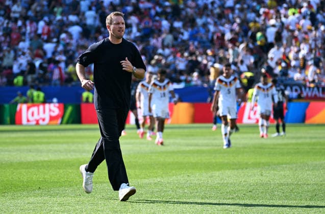 Fussball, Länderspiel, Herren, FIFA World Cup, WM, Weltmeisterschaft, Fussball 2026, Fussball-Weltmeisterschaft, USA, Sechzehntelfinale, Gilette Stadium Boston: Deutschland - Paraguay; Bundestrainer Julian Nagelsmann (GER) läuft zur Halbzeitpause in die Kabine. *** Soccer, International Match, Men s, 2026 FIFA World Cup, Soccer World Cup, USA, Round of 32, Gilette Stadium, Boston, Germany vs. Paraguay; German national team coach Julian Nagelsmann (GER) heads to the locker room at halftime
