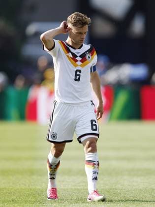 FOXBOROUGH - Joshua Kimmich of Germany is disappointed during the 2026 FIFA World Cup, WM, Weltmeisterschaft, Fussball round of 32 match between Germany and Paraguay at Boston Stadium on June 29, 2026, in Foxborough, United States. MAURICE VAN STEEN ANP FIFA World Cup 2026 - round of 32 2026 xVIxANPxSportx xMauricexvanxSteenxIVx 562402559 originalFilename: 562402559.jpg