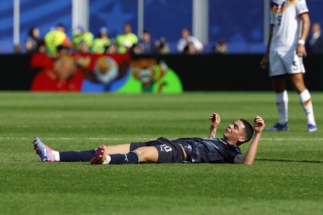 FIFA World Cup, WM, Weltmeisterschaft, Fussball 2026 - Round of 32 - Germany vs Paraguay Miguel Almiron of Paraguay lies on the ground during the FIFA World Cup 2026 Round of 32 match Germany against Paraguay, in Boston, Massachusetts, USA, 29 June 2026. FOXBOROUGH United States  Copyright: xGREGxCOOPERx