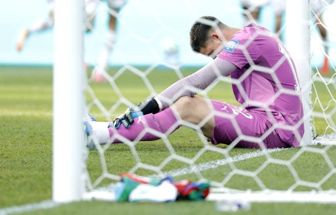 FIFA World Cup, WM, Weltmeisterschaft, Fussball 2026 - Round of 32 - Germany vs Paraguay A dejected goalkeeper Orlando Gill of Paraguay after Germany scored their second goal during the FIFA World Cup 2026 Round of 32 match Germany against Paraguay, in Boston, USA, 29 June 2026. FOXBOROUGH United States  Copyright: xSHAWNxTHEWx