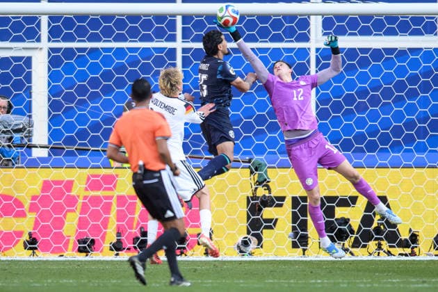 Fußball, WM 2026, 20260629, Deutschland - Paraguay. Im Bild v.l. Schiedsrichter Jalal JAYED (Marokko), Nick WOLTEMADE (Deutschland, 11), Gustavo GOMEZ (Paraguay, 15), Torwart Orlando GILL (Paraguay, 12). Foxborough Boston-Stadion Massachusetts Vereinigte Staaten von Amerika *** Soccer, 2026 World Cup, 20260629, Germany vs. Paraguay. Pictured, from left: Referee Jalal JAYED (Morocco), Nick WOLTEMADE (Germany, No. 11), Gustavo GOMEZ (Paraguay, No. 15), goalkeeper Orlando GILL (Paraguay, No. 12). Foxborough, Boston Stadium, Massachusetts, United States of America Copyright: Passion2Press MarkusxFischerx