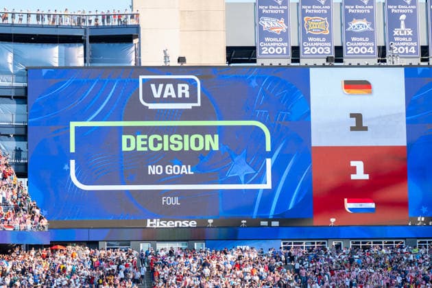 Die Entscheidung des VAR das dass 2:1 für Deutschland nicht zählt wird auf der Anzeigetafel angezeigt FIFA World Cup, WM, Weltmeisterschaft, Fussball 2026: Deutschland v Paraguay 29 June 2026, FIFA World Cup 2026: Germany v Paraguay (Round of 32) at Boston Stadium in Foxborough, Massachusetts, USA *** The VAR s decision that Germany s 2-1 goal does not count is displayed on the scoreboard. FIFA World Cup 2026: Germany vs. Paraguay, June 29, 2026; FIFA World Cup 2026: Germany vs. Paraguay, Round of 32 at Boston Stadium in Foxborough, Massachusetts, USA Copyright: HMBxMedia xMarcoxBader