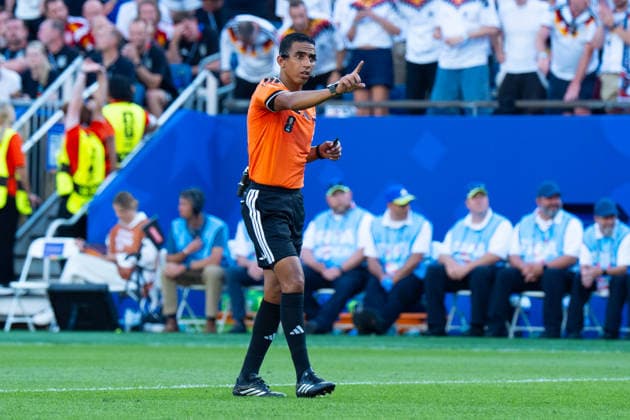 Jalal Jayed (Referee) gestikulierend FIFA World Cup, WM, Weltmeisterschaft, Fussball 2026: Deutschland v Paraguay 29 June 2026, FIFA World Cup 2026: Germany v Paraguay (Round of 32) at Boston Stadium in Foxborough, Massachusetts, USA *** Jalal Jayed, the referee, gesturing during the 2026 FIFA World Cup match between Germany and Paraguay on June 29, 2026; the Round of 32 match between Germany and Paraguay at Boston Stadium in Foxborough, Massachusetts, USA Copyright: HMBxMedia xMarcoxBader