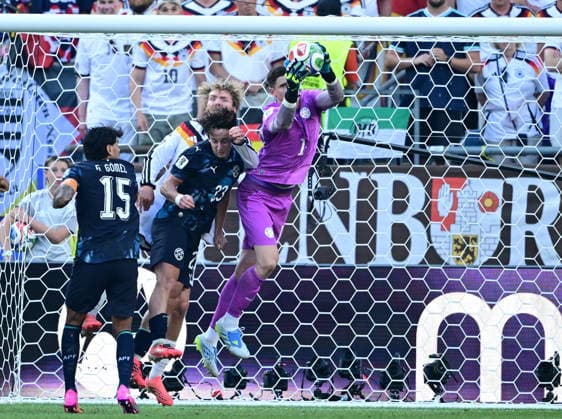 Germany v Paraguay - FIFA World Cup, WM, Weltmeisterschaft, Fussball 2026 - Round of 32 FOXBOROUGH, USA - JUNE 29: Goalkeeper Orlando Gill of Paraguay in action during the 2026 FIFA World Cup Round of 32 match between Germany and Paraguay at Boston Stadium (Gillette Stadium) in Foxborough, Massachusetts, United States on June 29, 2026. Abdulhamid Hosbas Anadolu Massachusetts United States. Editorial use only. Please get in touch for any other usage.  Copyright: x2026xAnadoluxAbdulhamidxHosbasx
