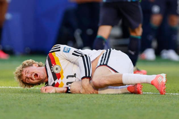 Germany v Paraguay: Round Of 32 - FIFA World Cup, WM, Weltmeisterschaft, Fussball 2026 Nick Woltemade of Germany looks injured during the FIFA World Cup 2026 Round Of 32 match between Germany and Paraguay at Boston Stadium on June 29, 2026 in Foxborough, Massachusetts. Foxborough Boston Stadium MA United States Copyright: xAllstarxPicturexLibraryxLtdx